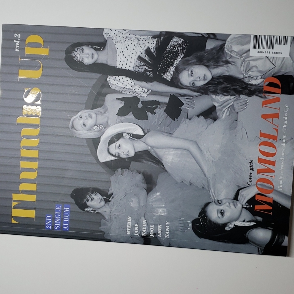 Momoland Thumbs Up Album
